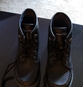 Boys Authentic Nautica boots size 2